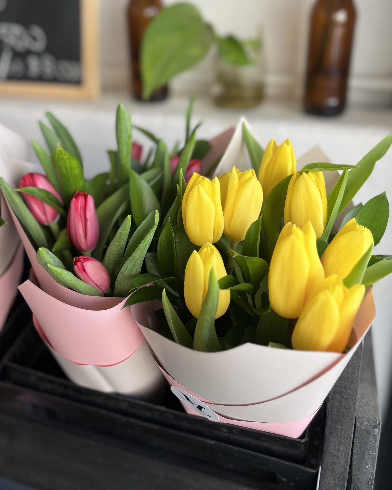 Ramo Primavera: Tulipanes Amarillos - Imagen 2